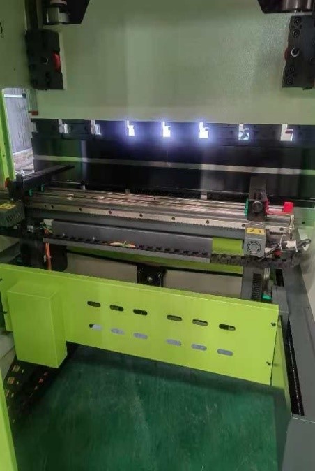 Листогибочный пресс DIGG-SP-35T/1300 Листогибочный пресс DIGG-SP-35T/1300