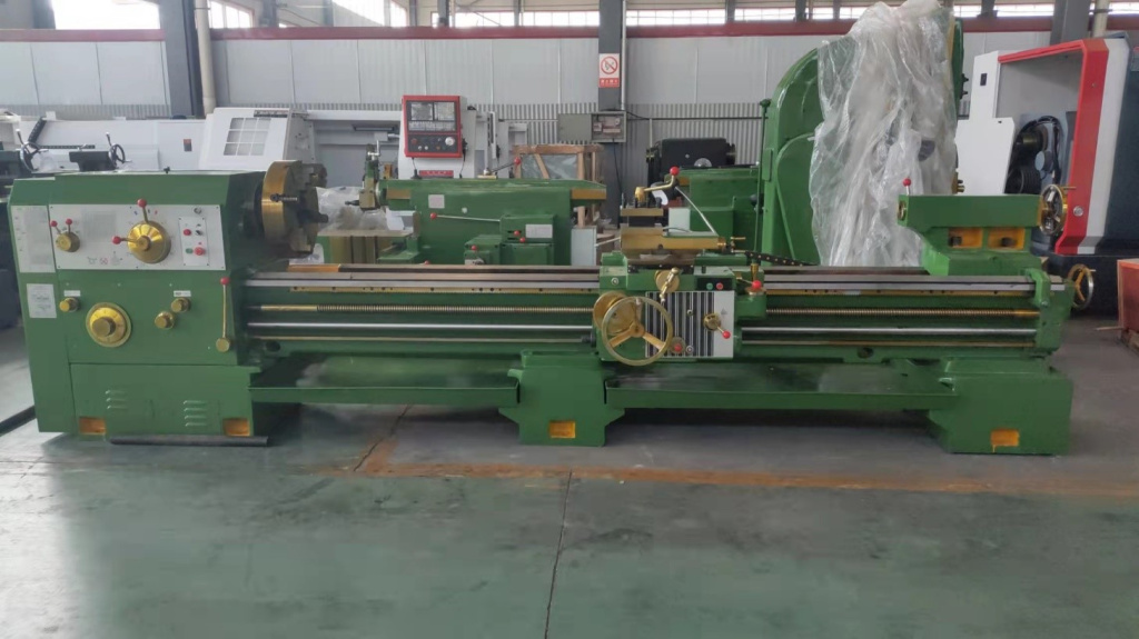 Горизонтальный токарный станок CW6263Cх3000