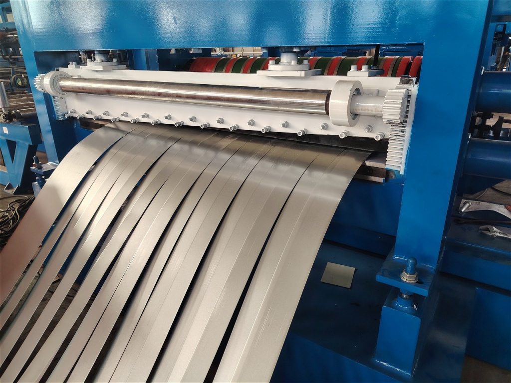 Фото оборудования на заводе и его упаковка