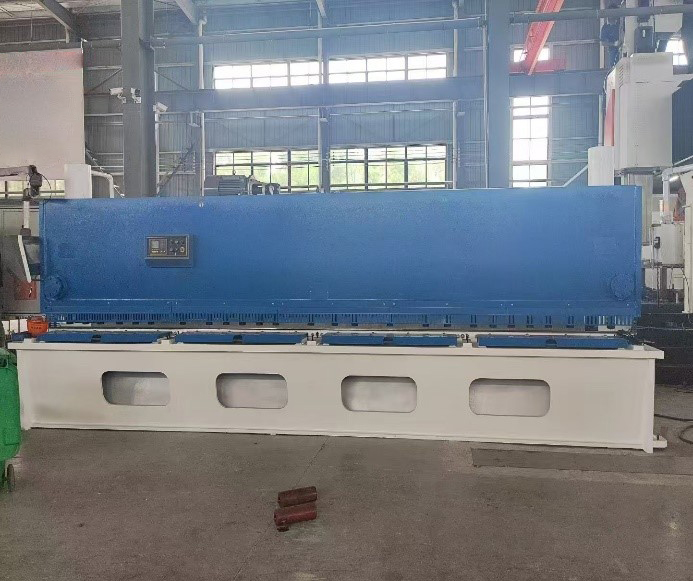 Гильотина для листовой стали 12X3200 E21S Гильотина для листовой стали 12X3200 E21S