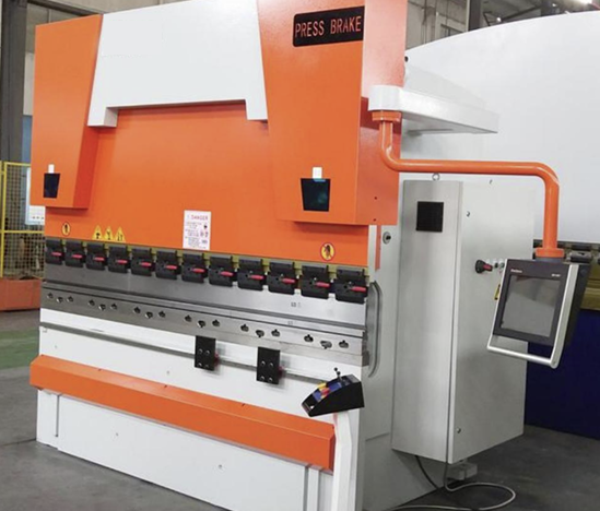 Листогибочное оборудование 125T3200 4+1 CNC
