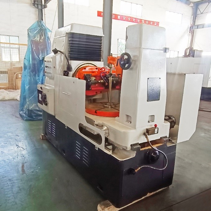 Зубофрезерный станок Y3150E