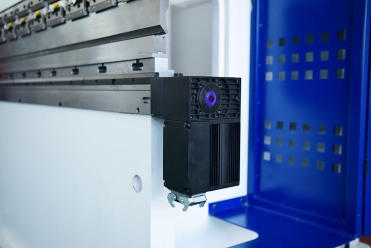 Листогибочный пресс WEK – 100 x 3200 4+1 Листогибочный пресс WEK – 100 x 3200 4+1