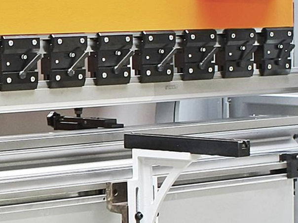 Листогибочное оборудование 125T3200 4+1 CNC