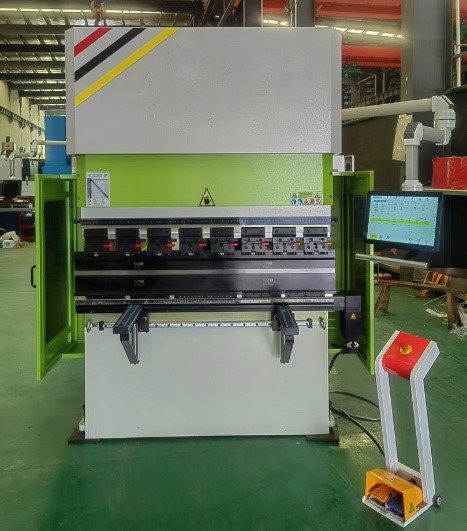 Листогибочный пресс DIGG-SP-35T/1300 Листогибочный пресс DIGG-SP-35T/1300