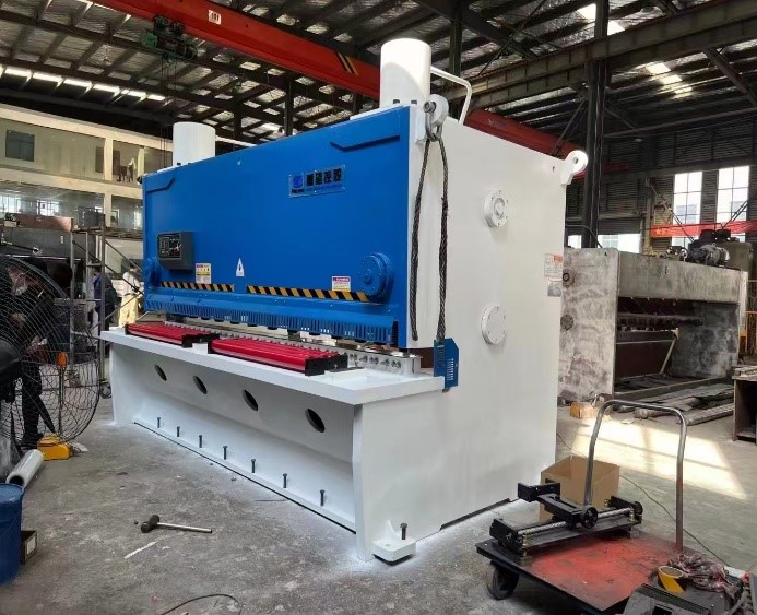 Гильотина для листовой стали 12X3200 E21S Гильотина для листовой стали 12X3200 E21S