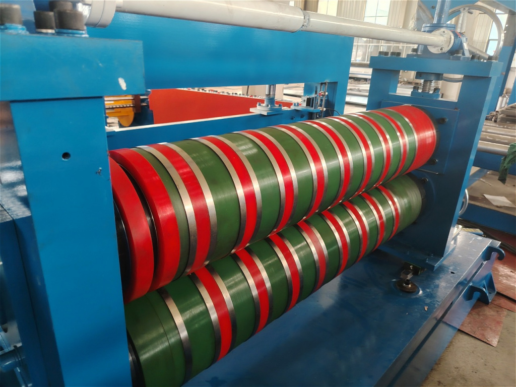 Фото оборудования на заводе и его упаковка