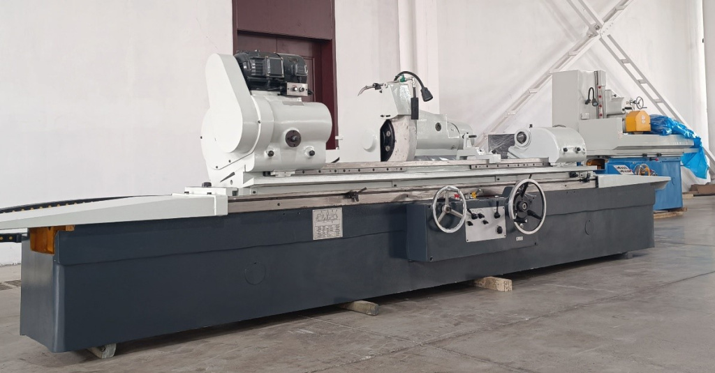 Круглошлифовальный станок М1350×3000 Круглошлифовальный станок М1350×3000