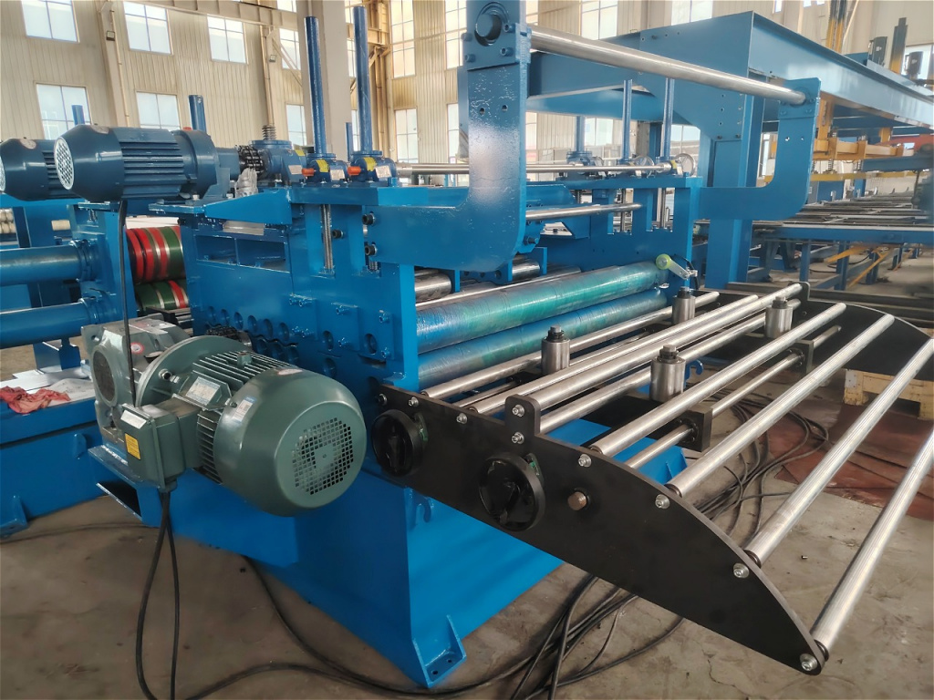 Фото оборудования на заводе и его упаковка