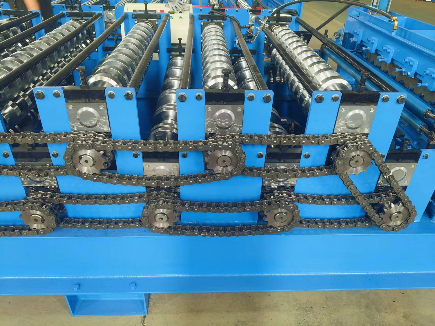 Поставка двухэтажной линии для производства профлиста НС35+С21 в Пензу