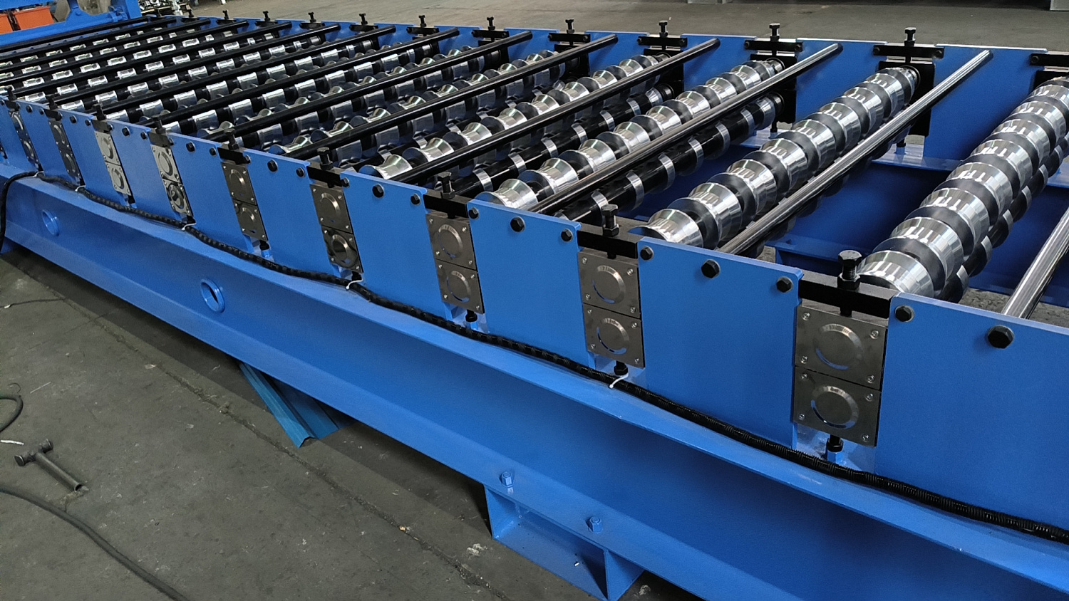 Поставка двухэтажной линии для производства профлиста С20 в Полуханово