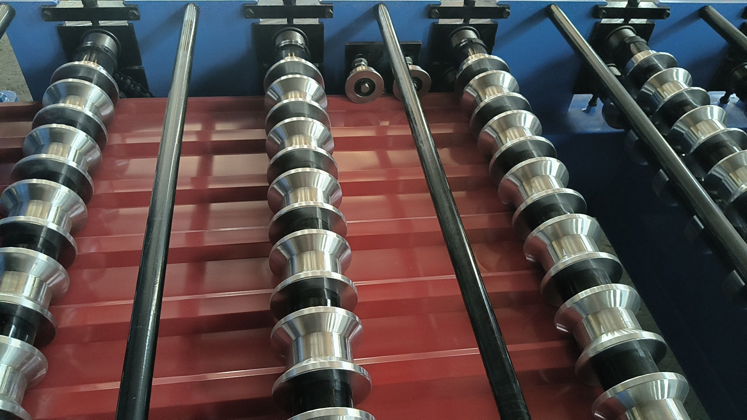 Поставка двухэтажной линии для производства профлиста С20 в Полуханово