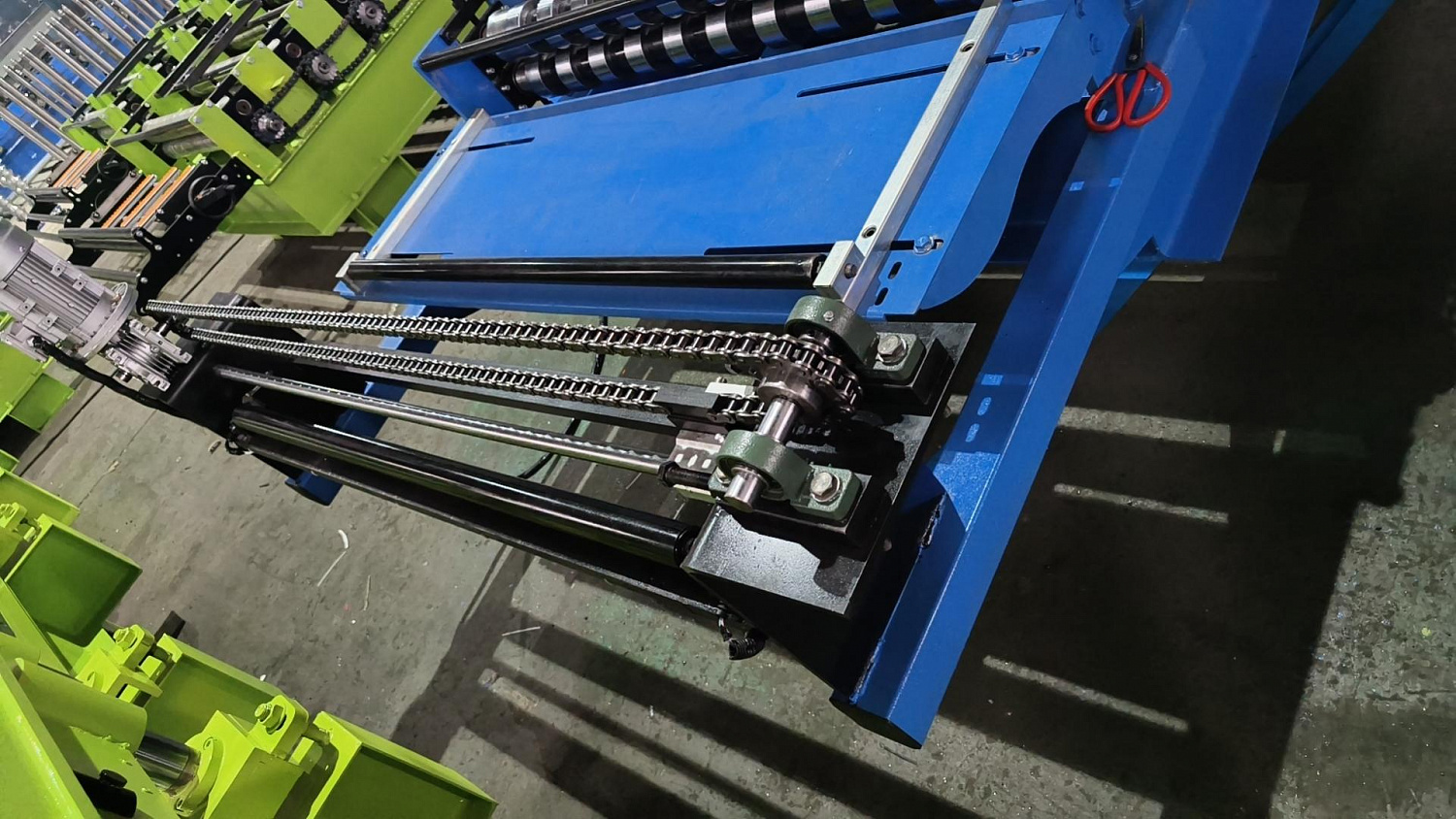 Поставка линии для производства профлиста С8 в Нижневартовск