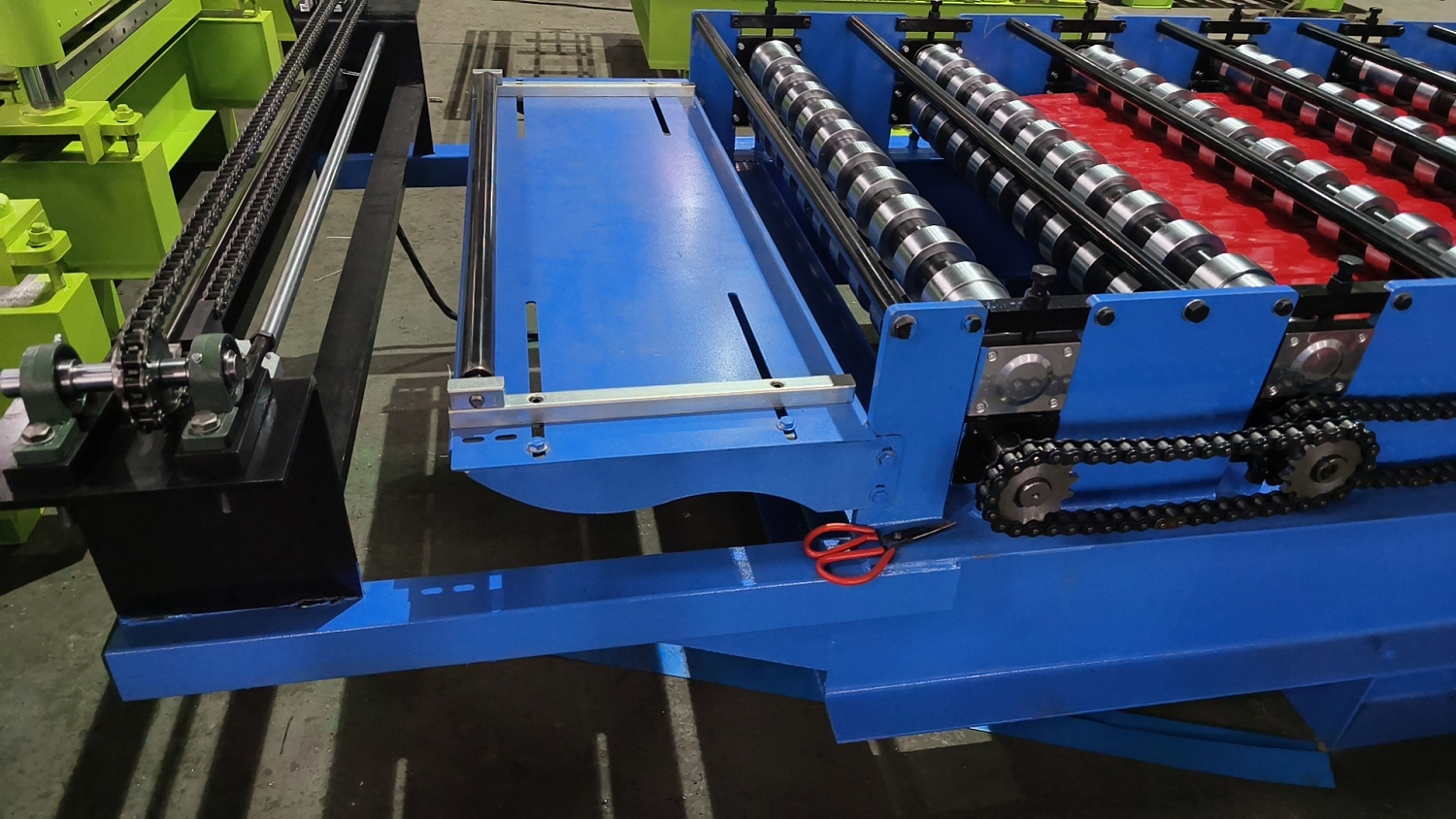 Поставка линии для производства профлиста С8 в Нижневартовск