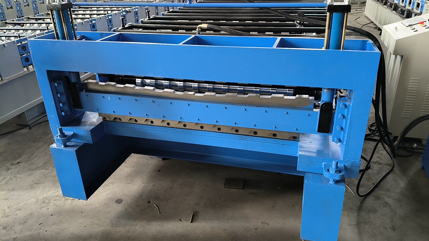 Поставка двухэтажной линии для производства профлиста С8+С21 в Вилючинск