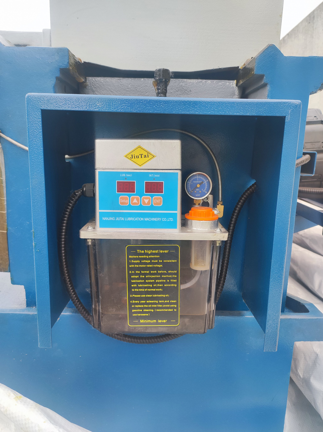 Поставка токарного станка CW62100F для обработки крупногабаритных деталей в Магадан