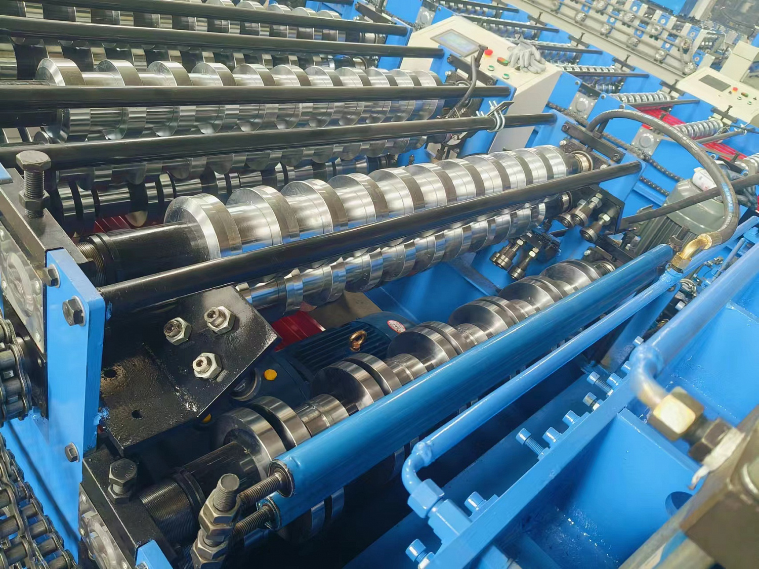 Поставка двухэтажной линии для производства профлиста НС35+С21 в Пензу