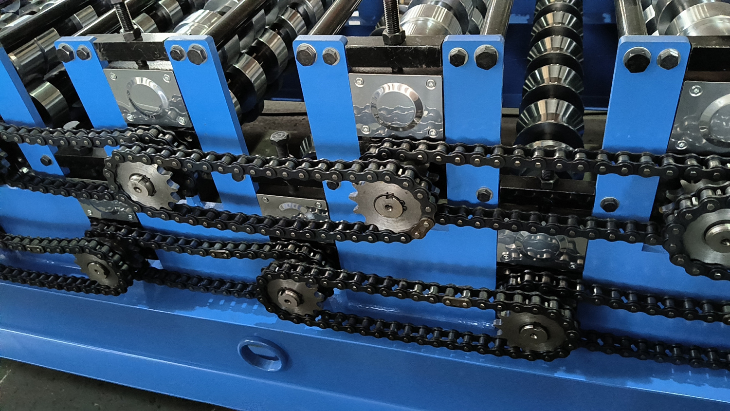 Поставка двухярусной линии для производства профлиста С8+С20 в Пятигорск