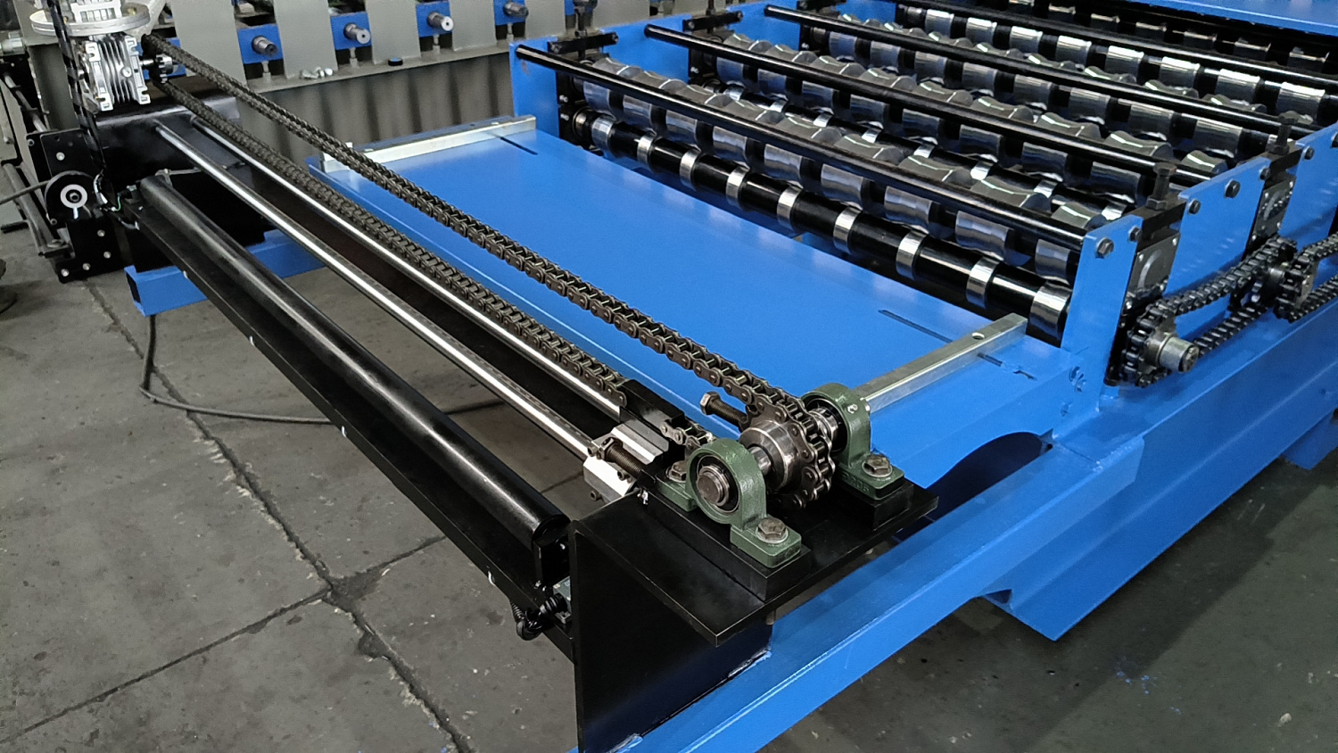 Поставка двухярусной линии для производства профлиста С8+С20 в Пятигорск