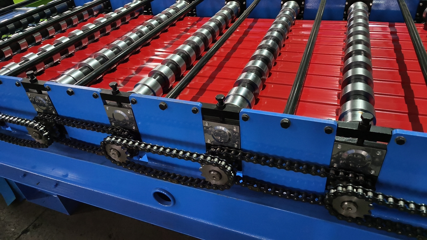 Поставка линии для производства профлиста С8 в Нижневартовск