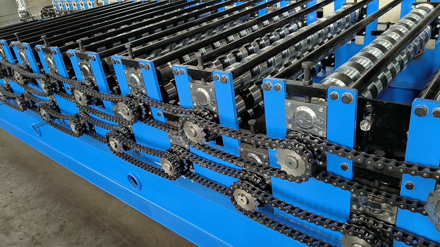 Поставка двухэтажной линии для производства профлиста С8+С21 в Вилючинск